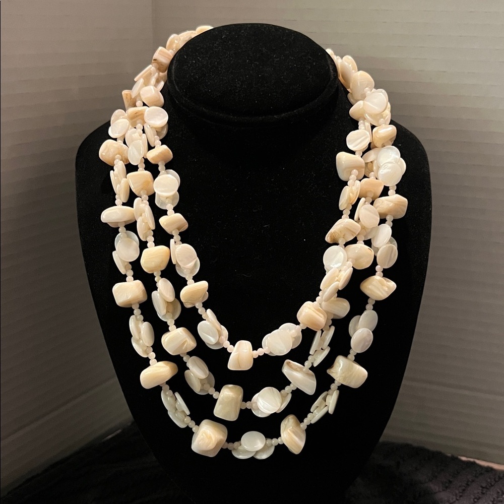 Elegant Cream Polished Stone Beaded Necklace - Picture 8 of 8